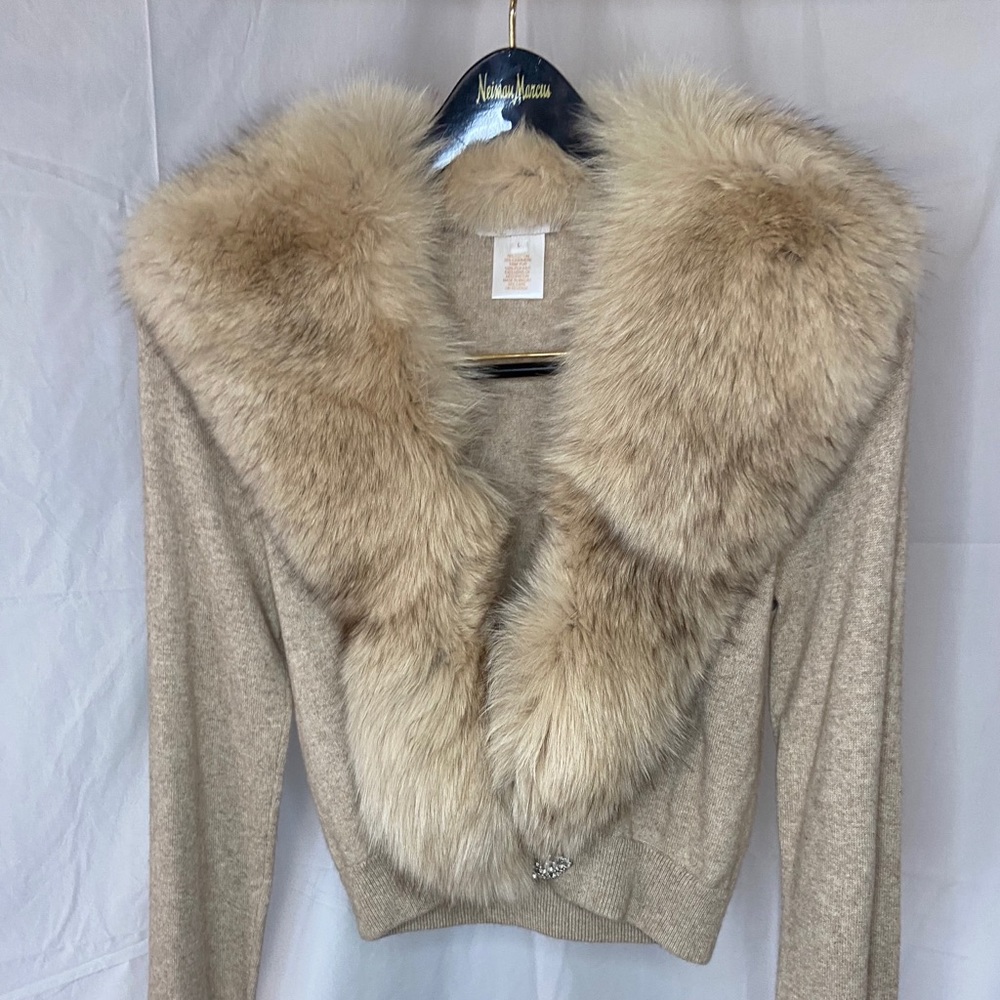 LaRok Sweater with Fur Collar